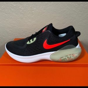 New Nike Joy Ride Dual Run Black White Womens